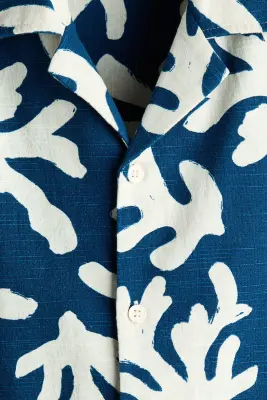 Chemise Relaxed Fit avec col cubain - Bleu/coraux — photo 4