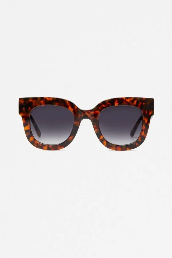 Lunette de soleil femme