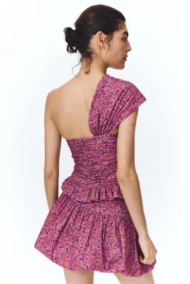 Top asymétrique avec détail torsadé - Rose foncé/fleuri — photo 2