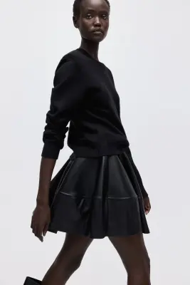 Minijupe en tissu enduit - Noir — photo 2