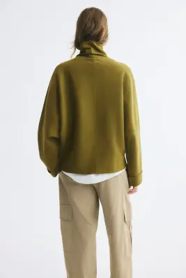 Pull oversize avec col cheminée - Vert olive — photo 3