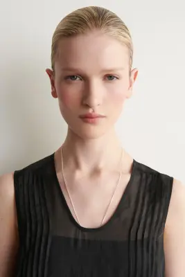 ROBE DIAPHANE À PLIS NERVURÉS - NOIR — photo 3