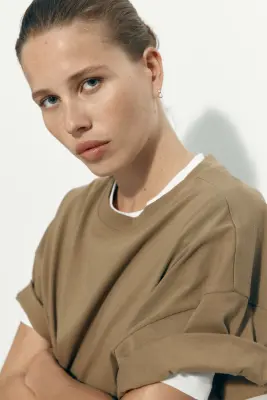 T-shirt oversize - Vert kaki — photo 2