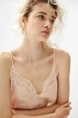 Top ornementé à bretelles fines - Rose ancien clair — photo 2