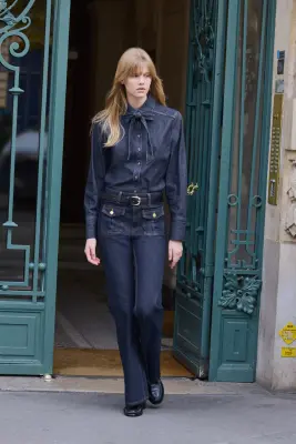 Blouse en denim avec nœud - Bleu denim foncé — photo 2