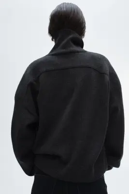 Pull col roulé en cachemire mélangé - Noir — photo 4