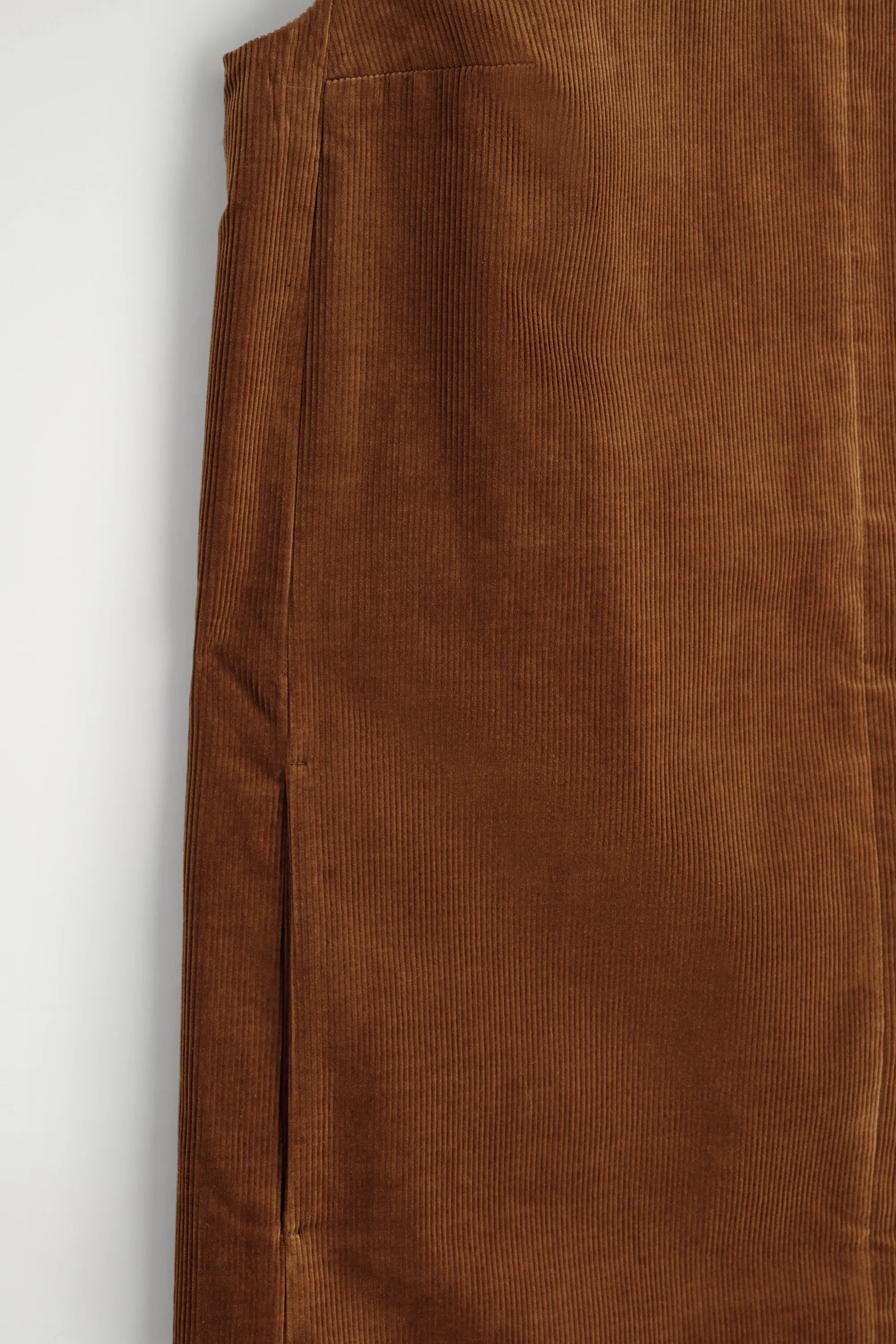 ROBE COURTE DROITE EN VELOURS CÔTELÉ - BRUN