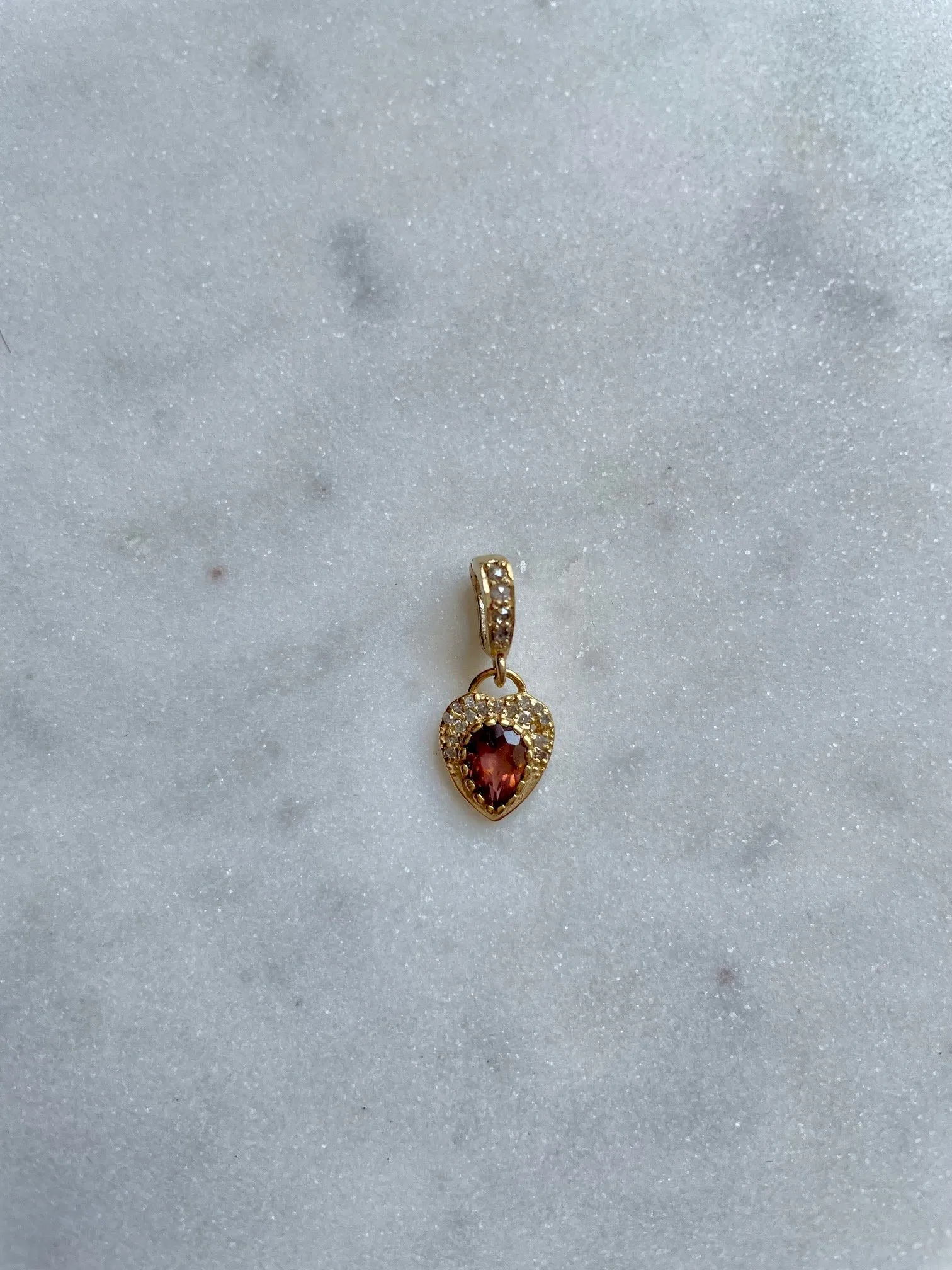 Nouveau ! ROOM SERVICE JEWELRY Pendentif  Charm Coeur Tourmaline Rose