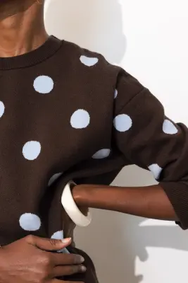 Pull à pois en maille compacte — photo 5