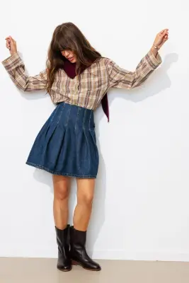 Jupe courte plissée en jean — photo 4