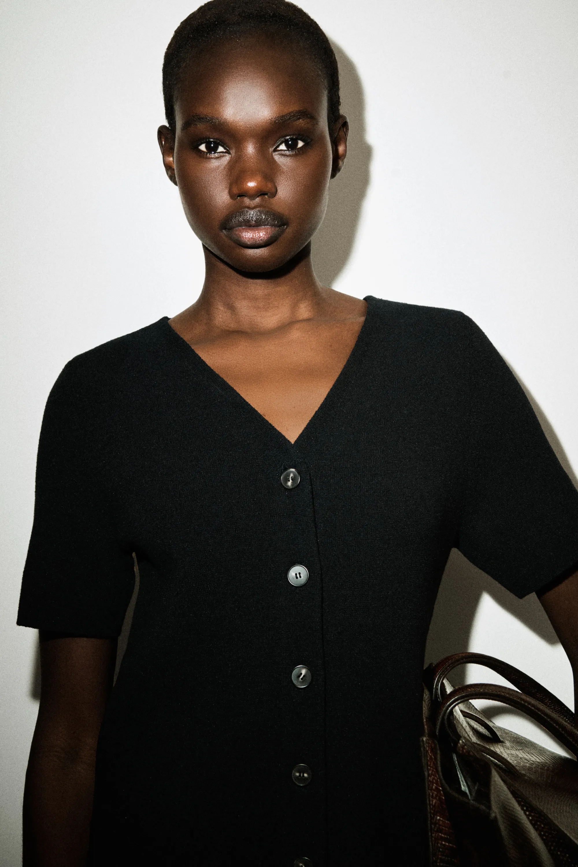 ROBE COURTE BOUTONNÉE EN MAILLE MILANO - NOIR
