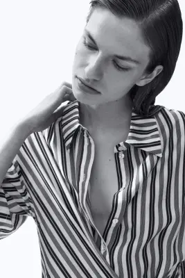 Robe chemise avec détail à nouer - Crème/rayé — photo 2
