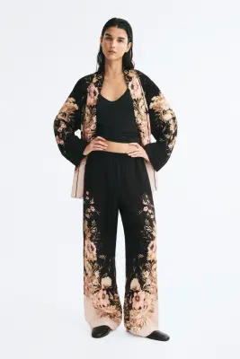 Pantalon en viscose mélangée avec taille élastique - Noir/fleuri — photo 1