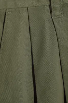 Chino baggy plissé en sergé Otis - Vert kaki cendré — photo 4