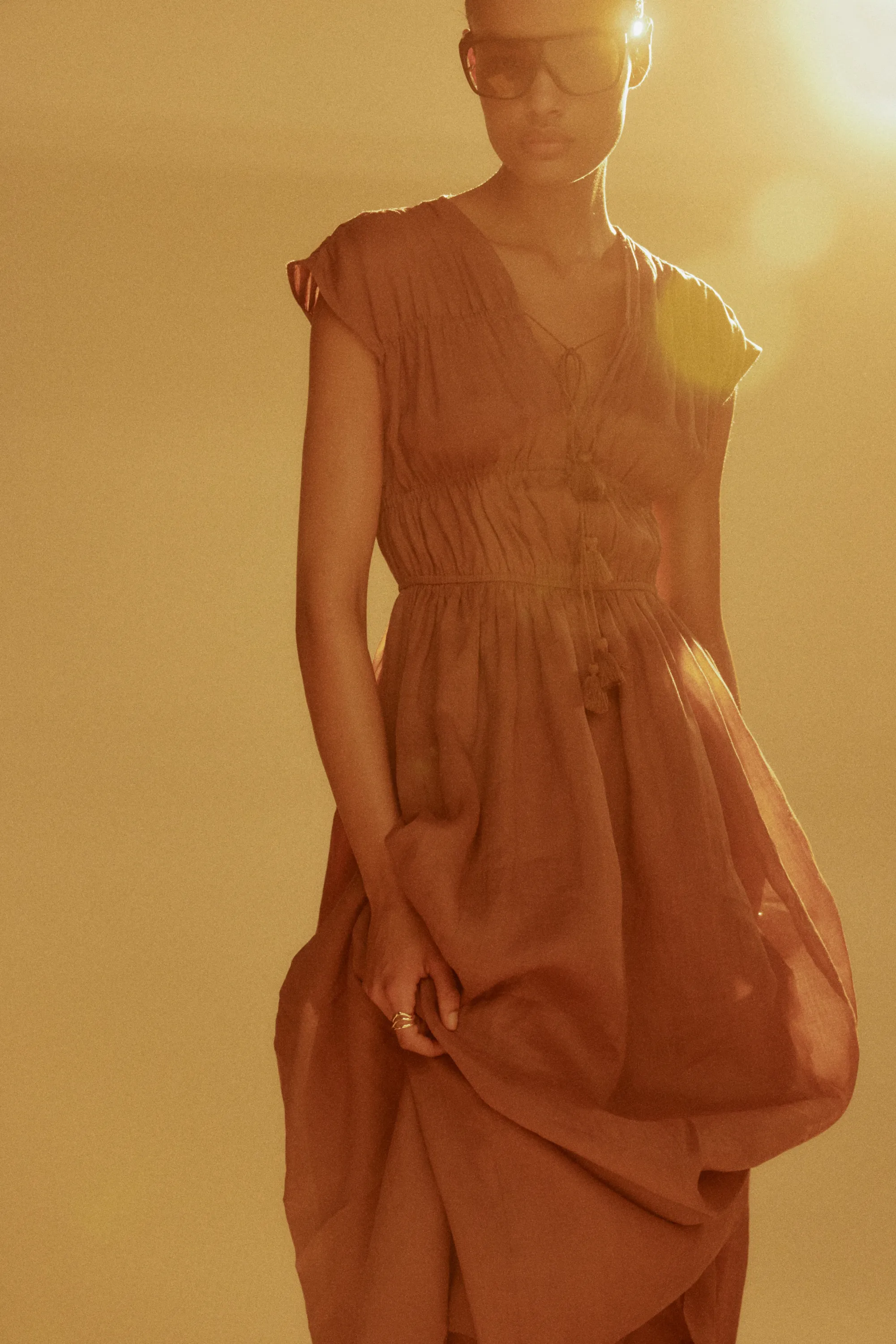 Robe en ramie avec cordons de serrage - Marron