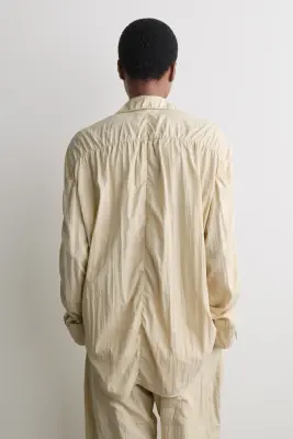 CHEMISE EN SOIE FROISSÉE - BEIGE CLAIR — photo 4