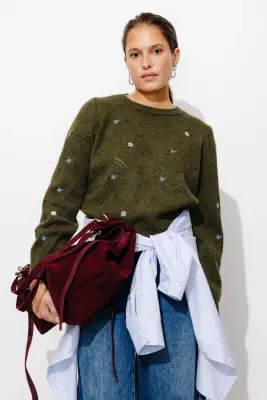 Pull brodé de fleurs Femme — photo 2