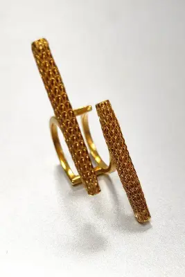 Bague Double Horizon en maille dorée — photo 5