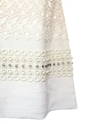 Robe en crêpe de soie nude, dentelle blanche, cristaux Swarovski Px boutique 3500€ Taille 36 — photo 2