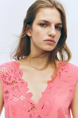 Robe avec broderie anglaise - Rose — photo 2