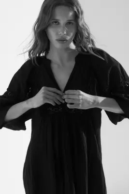 Robe tunique avec dentelle - Noir — photo 2