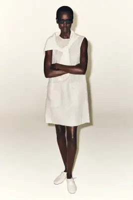 ROBE COURTE DROITE EN LIN - NON TEINT / BEIGE — photo 4