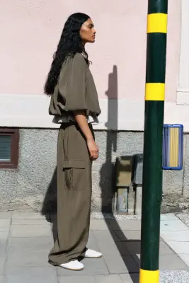 Pantalon barrel cargo - Vert kaki — photo 2
