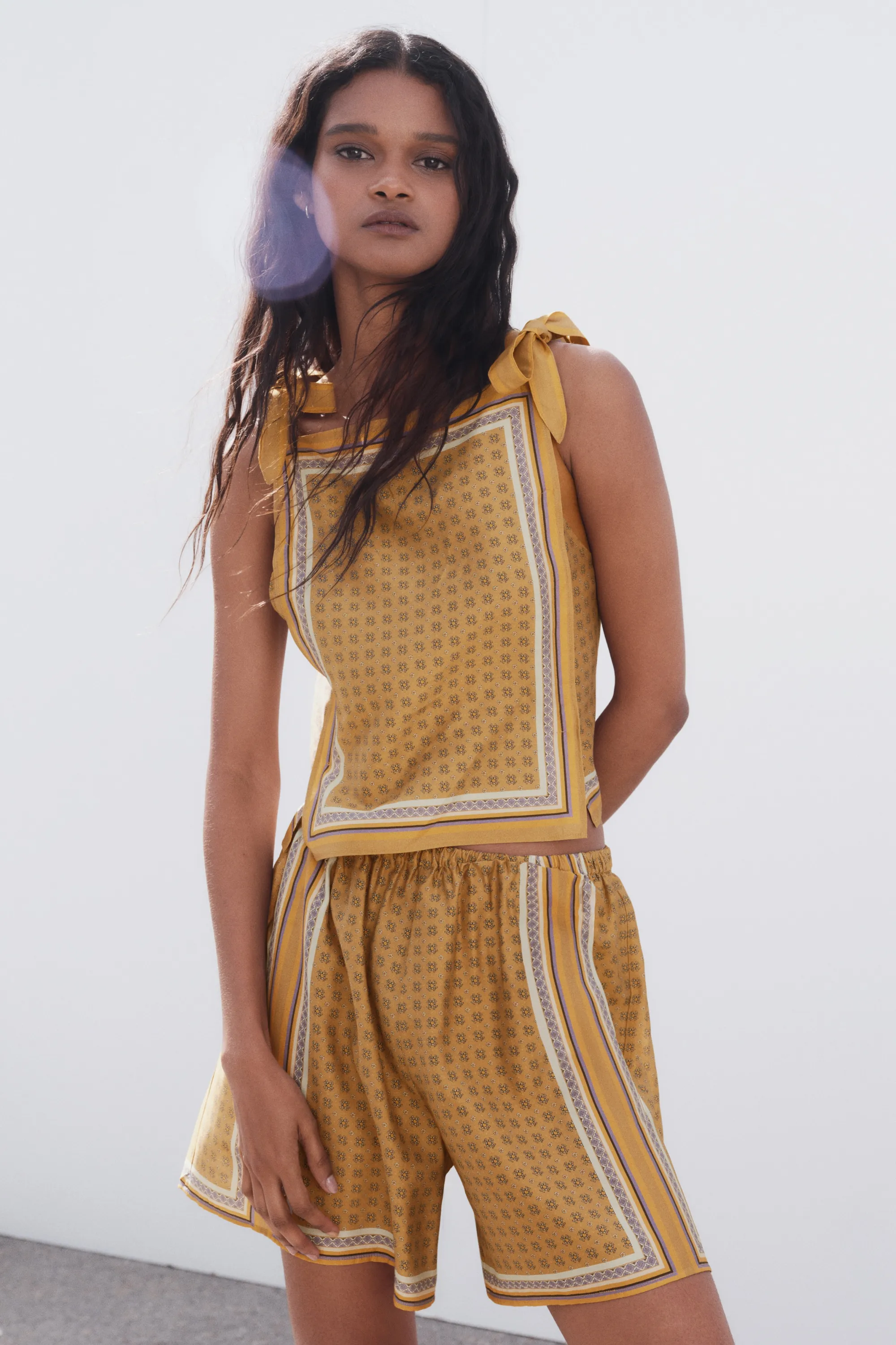 Short imprimé en viscose mélangée - Beige foncé/motif