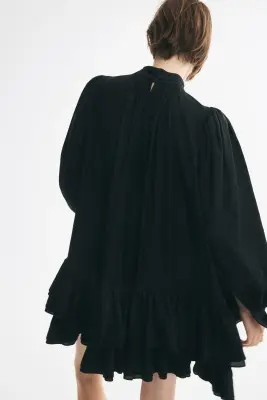 Robe à étages avec manches ballon - Noir — photo 5