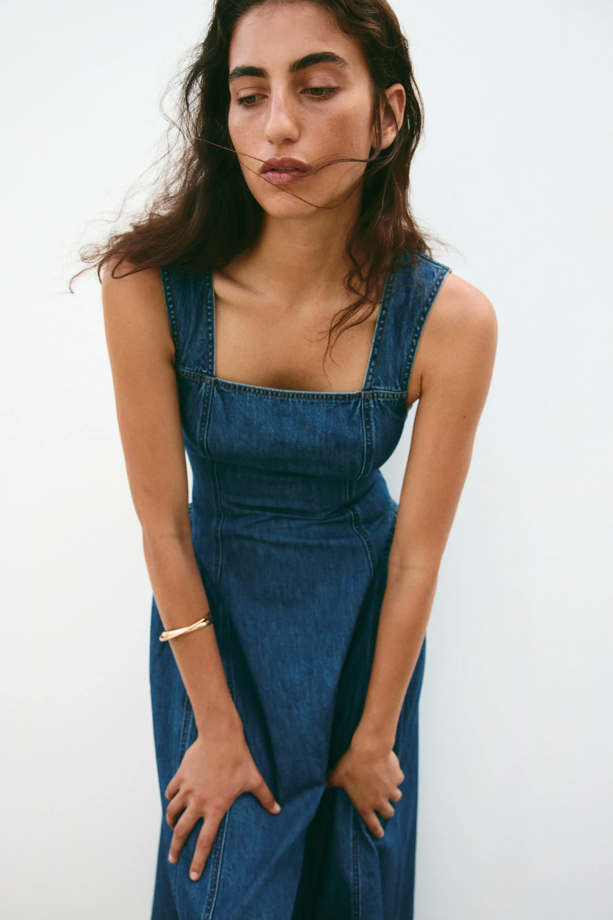 Robe en twill avec jupe évasée - Bleu denim