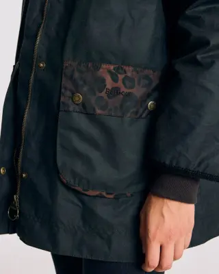 Veste Anaïs kaki et léopard fauve Barbour x Balzac Paris — photo 10