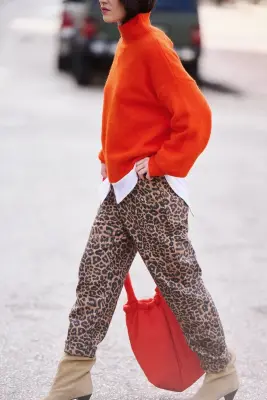 Pull Mandevilla orange – Laure + Max — photo 3