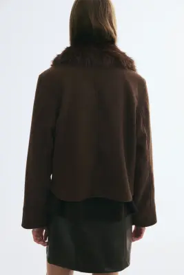 Veste avec col duveteux - Marron foncé — photo 3