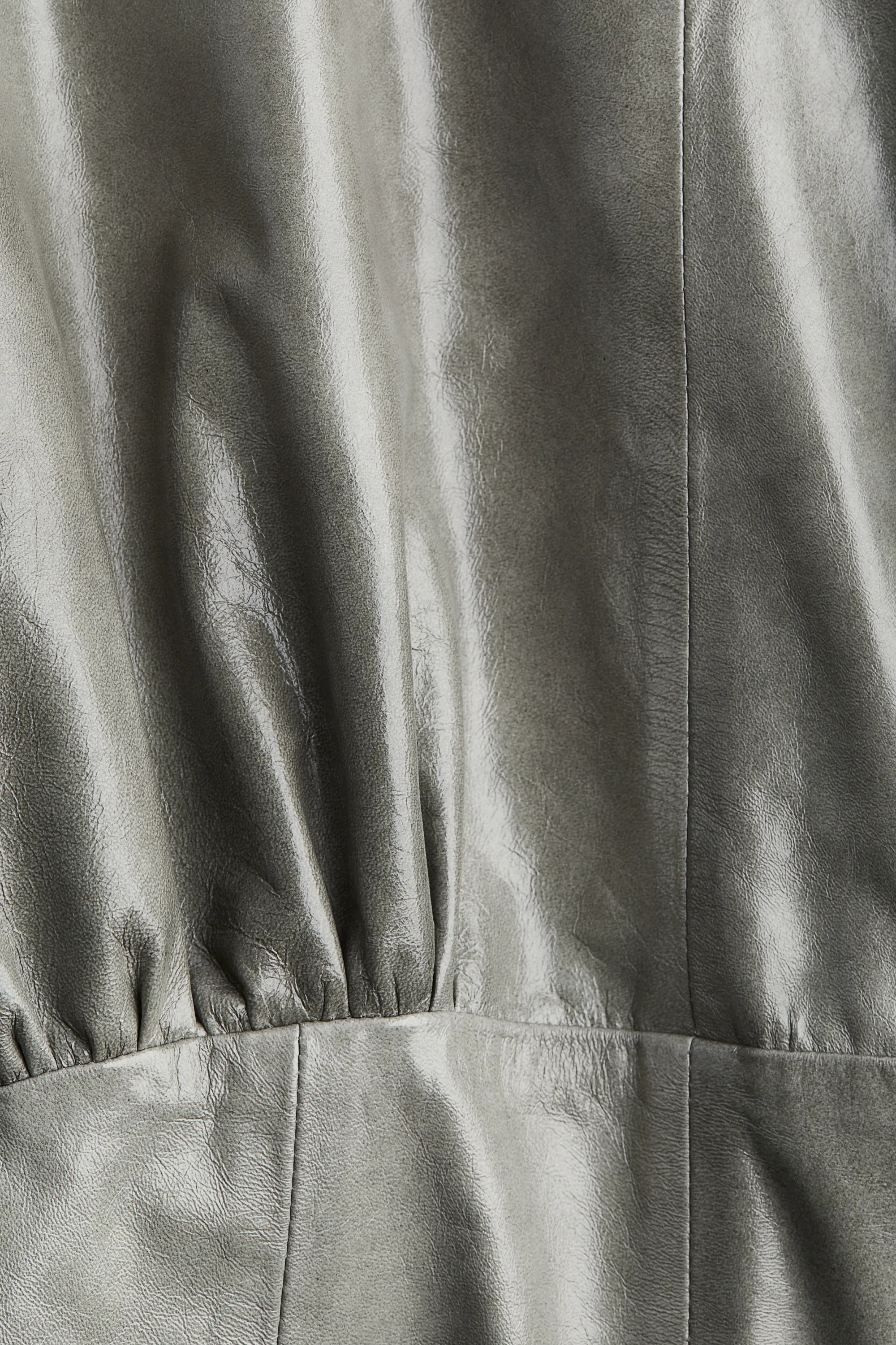 Robe en cuir avec manches chauve-souris - Gris clair