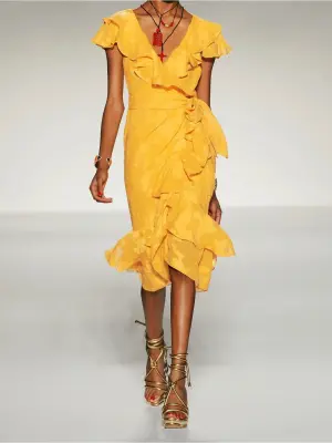 Robe à volants décolleté V en jacquard georgette fleuri jaune tournesol Prix boutique 2300€ Taille 36 — photo 3