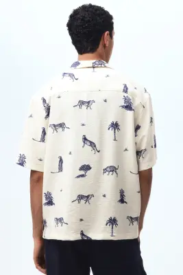 Chemise imprimée Relaxed Fit avec col cubain - Beige clair/motif — photo 3