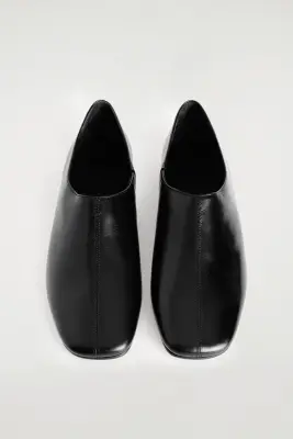 CHAUSSURES PLATES EN CUIR À BOUT CARRÉ - NOIR — photo 2