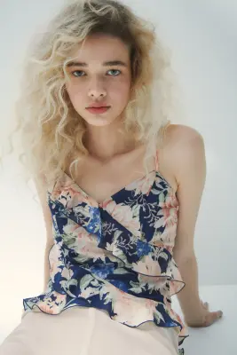 Top volanté à bretelles fines - Bleu marine/fleuri — photo 3