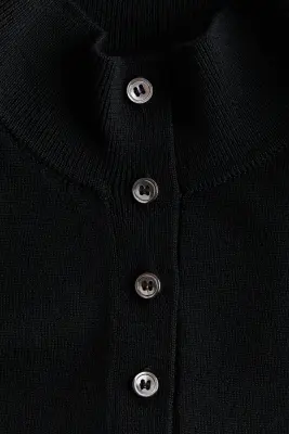 Pull à épaulettes en laine mérinos - Noir — photo 3