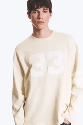 T-shirt à manches longues varsity ample - Beige clair - 33 — photo 4