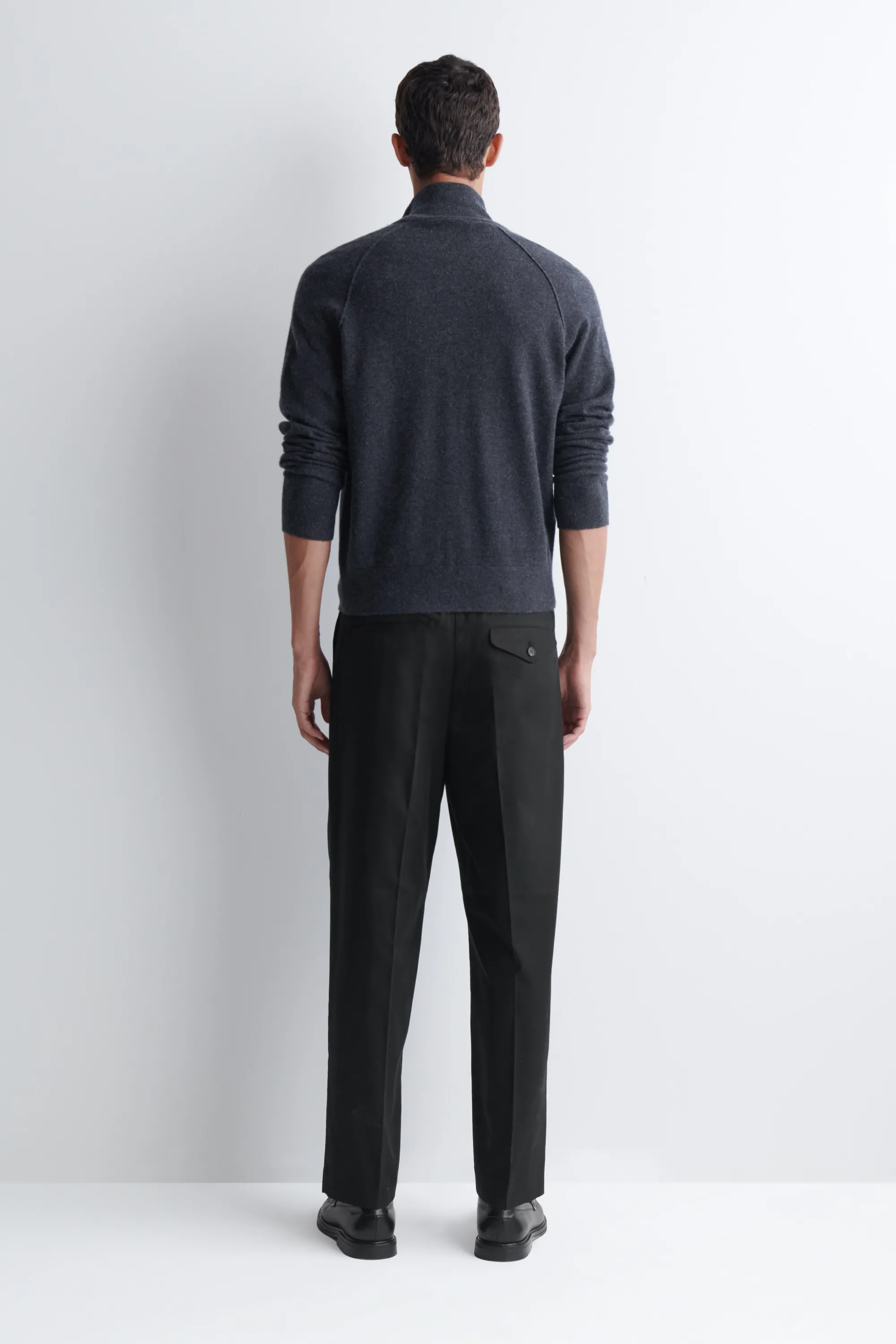PANTALON FUSEAU DÉCONTRACTÉ À PLIS - NOIR