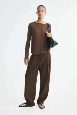 Pantalon chic avec jambes barrel - Marron foncé — photo 1