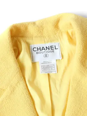 Veste blazer en tweed de laine jaune boutons nacre Prix Boutique est. 6000€ Taille 38 — photo 3