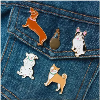 Pin's Dalmatien Coucou Suzette — photo 3