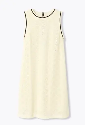Robe courte en dentelle