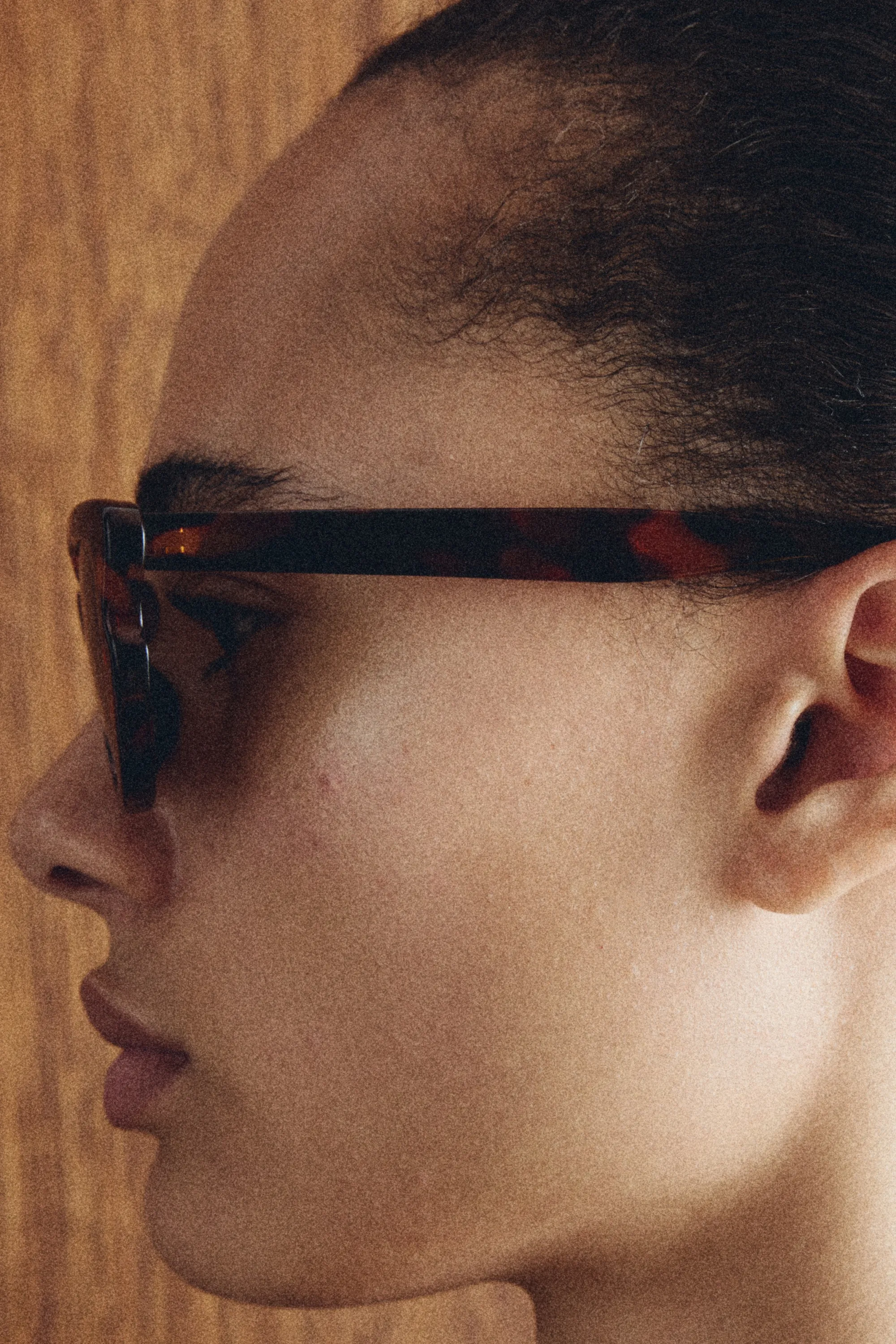 Lunettes de soleil avec détails ondulés - Marron/motif écaille de tortue