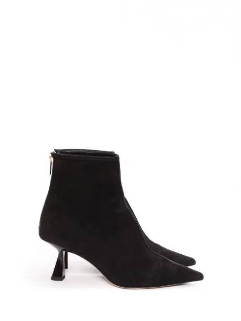 Bottines en suède noir talon virgule et bout pointu  Prix boutique 900€ Taille 35