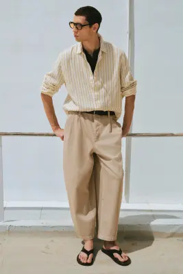 PANTALON BARREL DÉCONTRACTÉ EN DENIM À PLIS - SABLE — photo 2