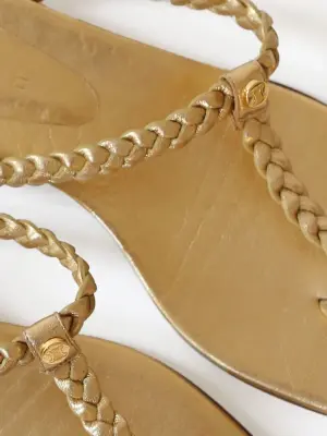 Sandales plates en cuir doré bride tressée Prix boutique 530€ Taille 39 — photo 4