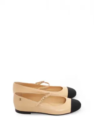 Ballerines plates en cuir beige rosé bout noir boucle cristal Prix boutique 1200€ Taille 38C — photo 1